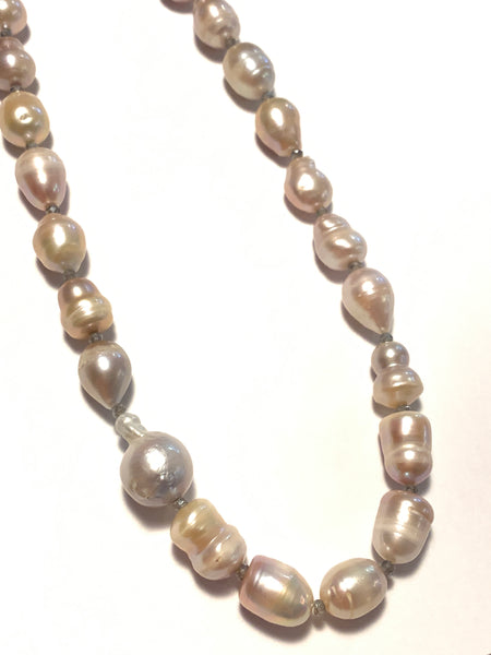 Solid Design Studios Peach Freshwater Pearl Necklace With Labradorite