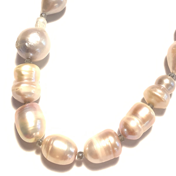 Solid Design Studios Peach Freshwater Pearl Necklace With Labradorite